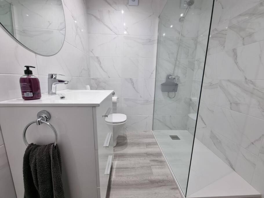 173A Amplio Apartamento Moderno Gijon Bagian luar foto
